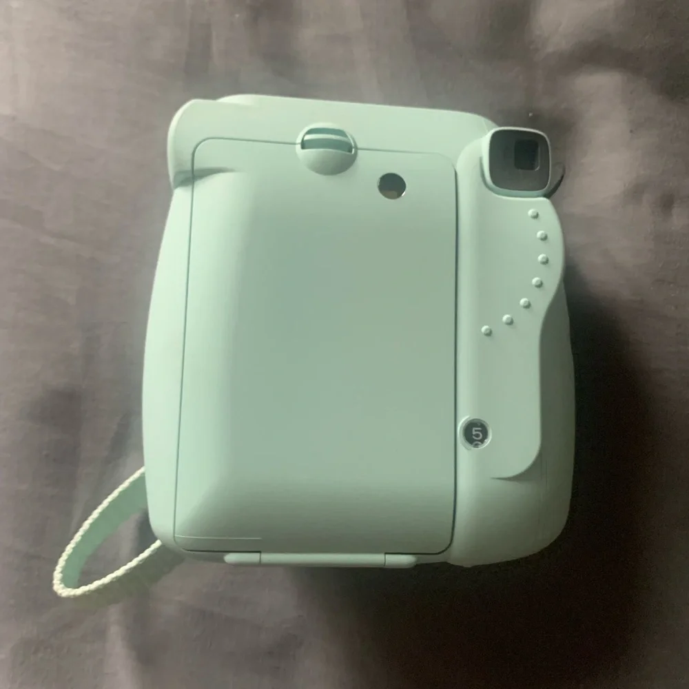 Fujifilm Instax Mini 9 in Ice Blue with Case and Macro Lens